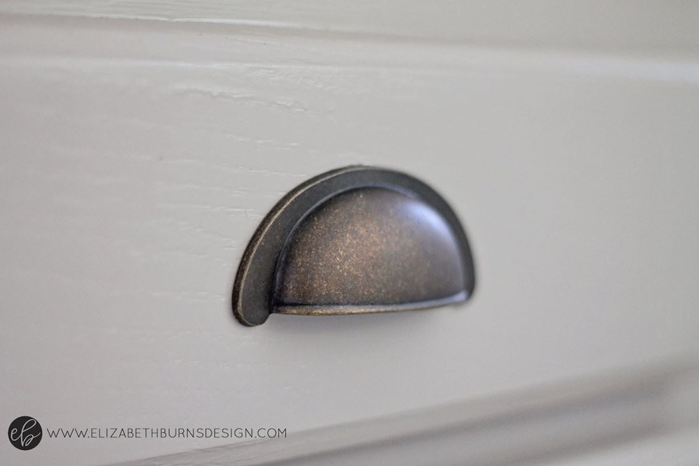 1-3/8" Hickory Hardware Knob Windover Antique