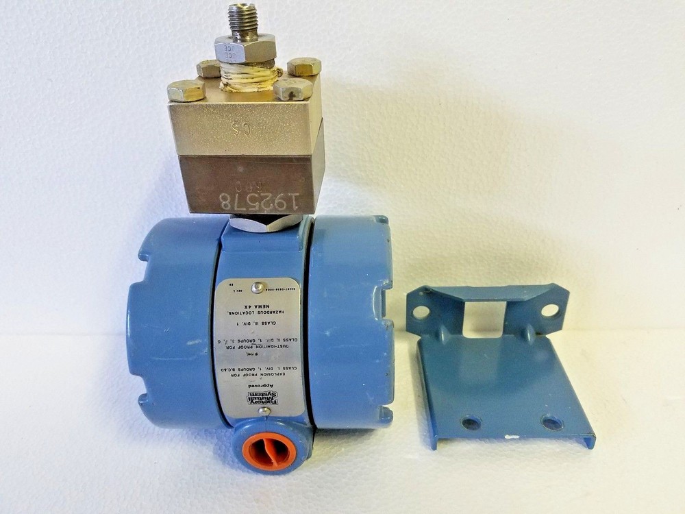 Rosemount 1144A0600A12 Pressure Transmitter w/ Mounting Bracket