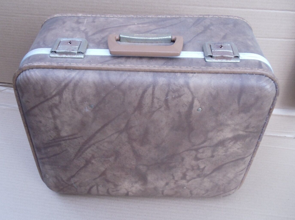 Nelco Sewing Machine 522F/ 526 Part - Carrying Case (some rust, some bruises)