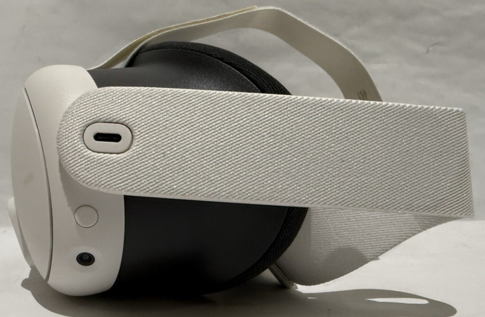Meta Quest 3 128GB VR Headset ONLY