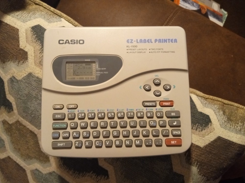 Casio EZ- LABEL PRINTER KL-1500/ $7 ( Don't Know If It Works Properly