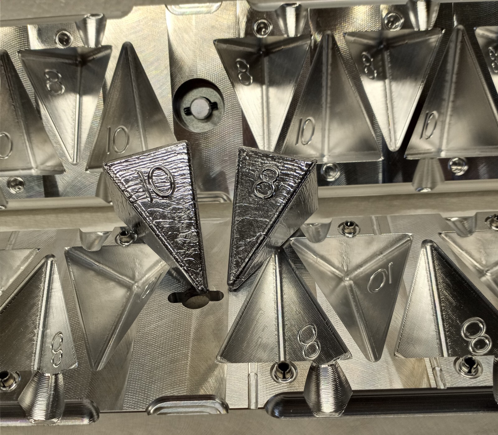 8 oz and 10 oz Combo Pyramid Sinker Production Mold ( 14 cavity ) Aluminum CNC