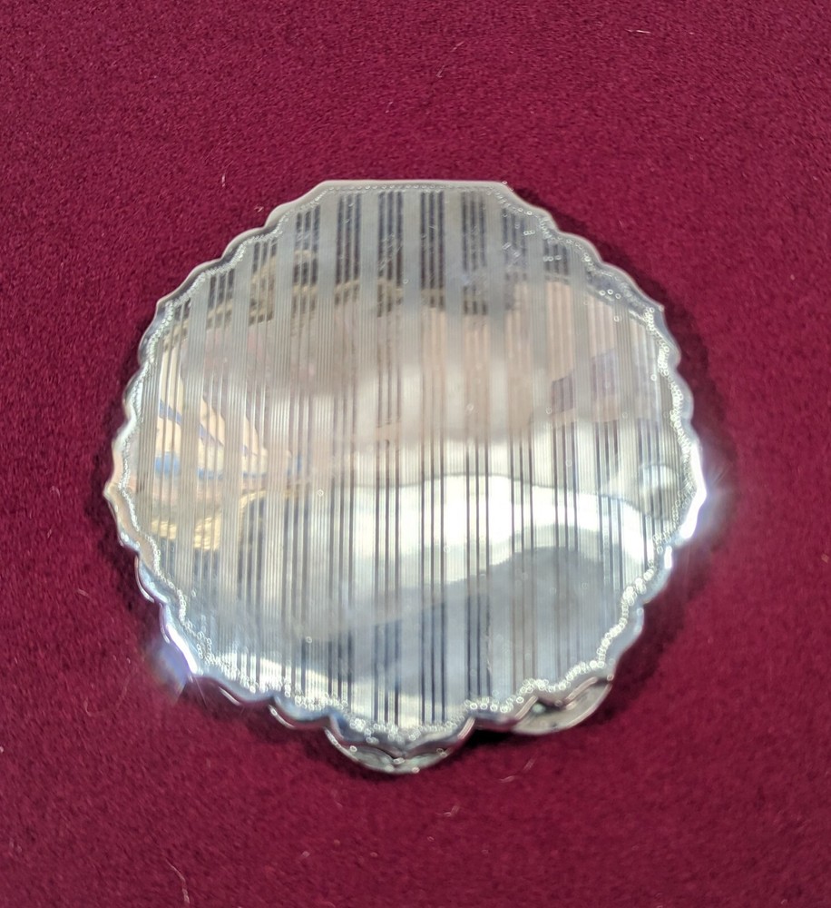 Art Nouveau solid 900 silver flapjack powder puff box Czechoslovakia