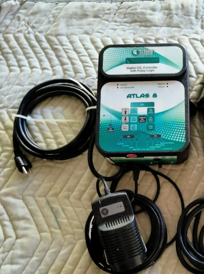 Titan Controls Atlas 8 Digital CO2 Controller With Fuzzy Logic + Sensor