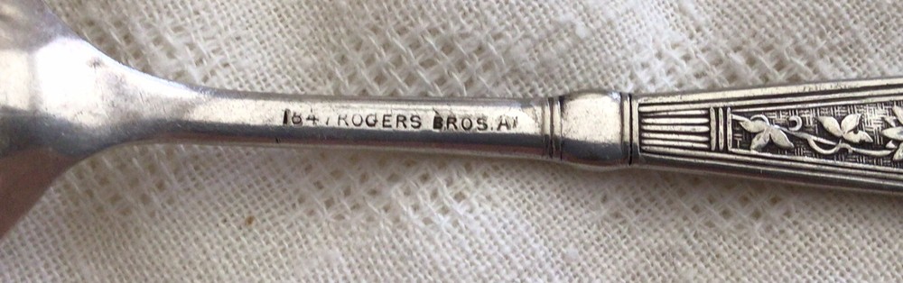 Vintage 1847 Rogers Bros Silver Shell Shape Spoon