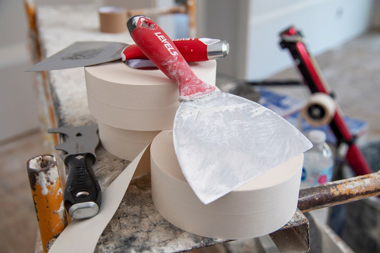 6" Drywall Joint Knife - Stainless Steel w/ Soft Grip Handle | LEVEL5 | 5-142