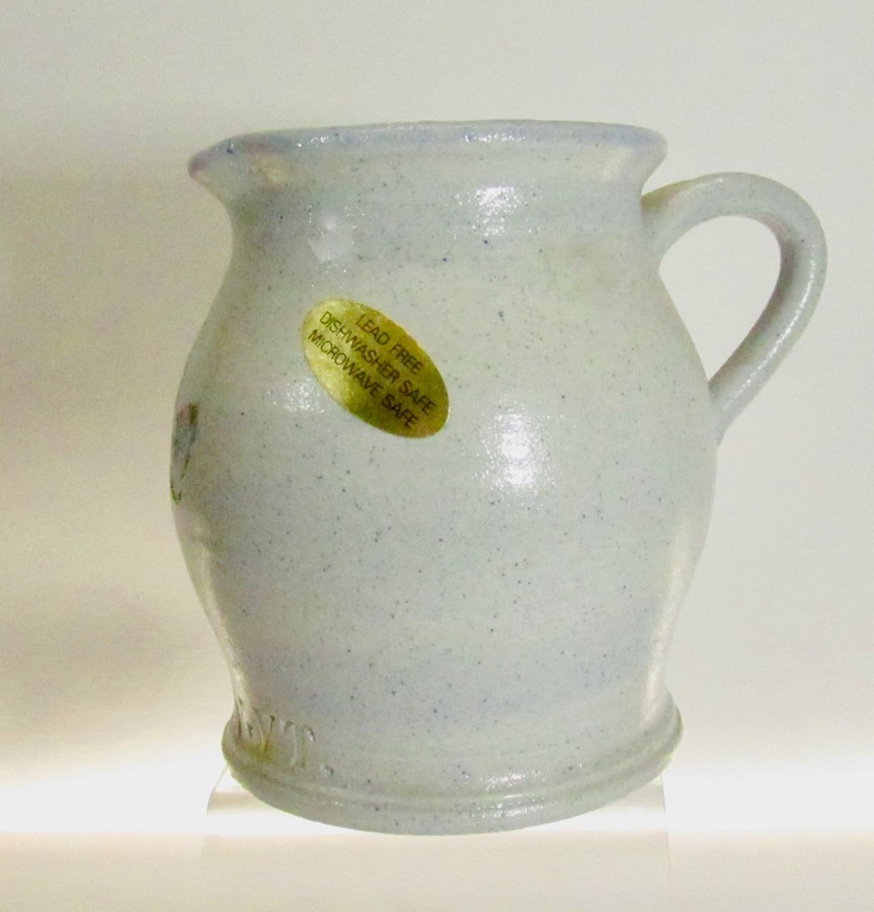 STRATTON VERMONT SALTWARE POTTERY MAPLE LEAF 3.5 CUP PITCHER