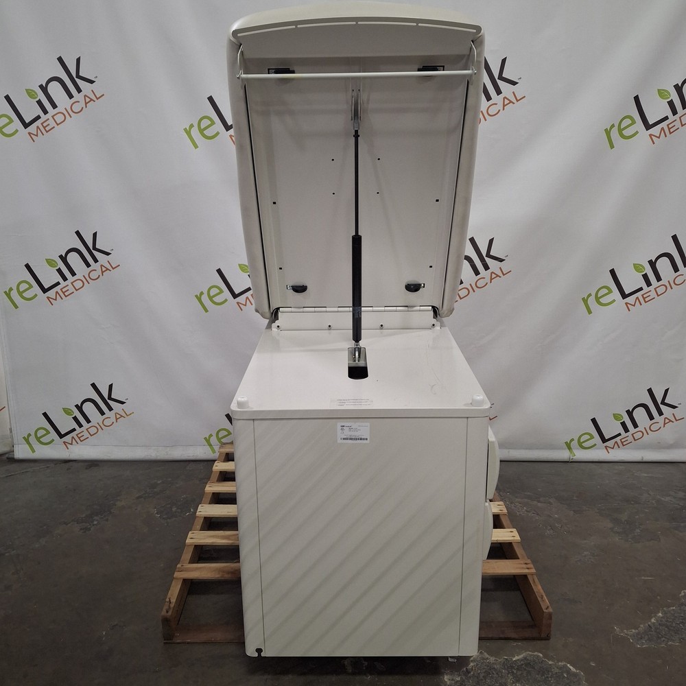 UMF Medical 5240 Exam Table