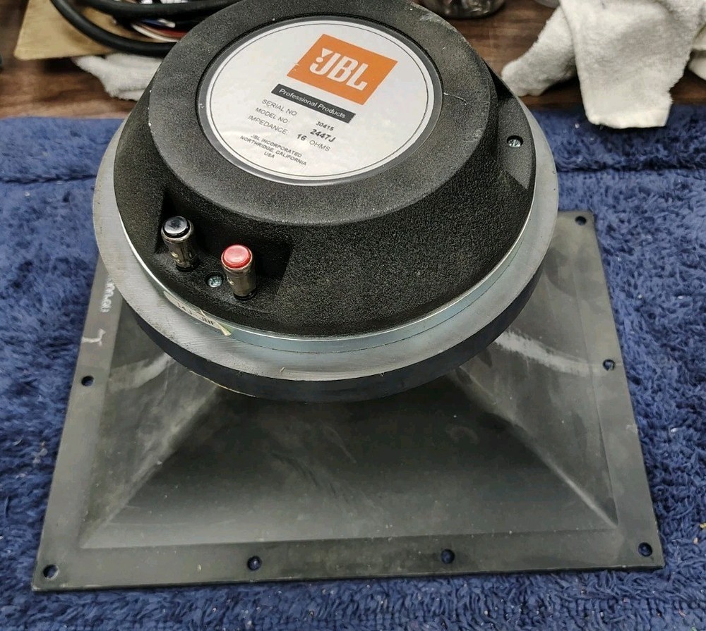 JBL 2447J COMPRESSION DRIVER WITH HORN 2-IN