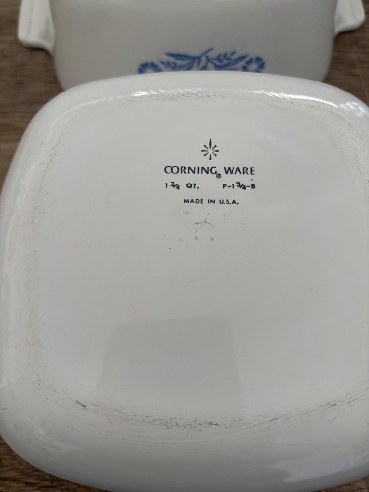 Corning Ware Cornflower Pattern - 1 3/4 Quart - Set of Two plus One Glass Lid