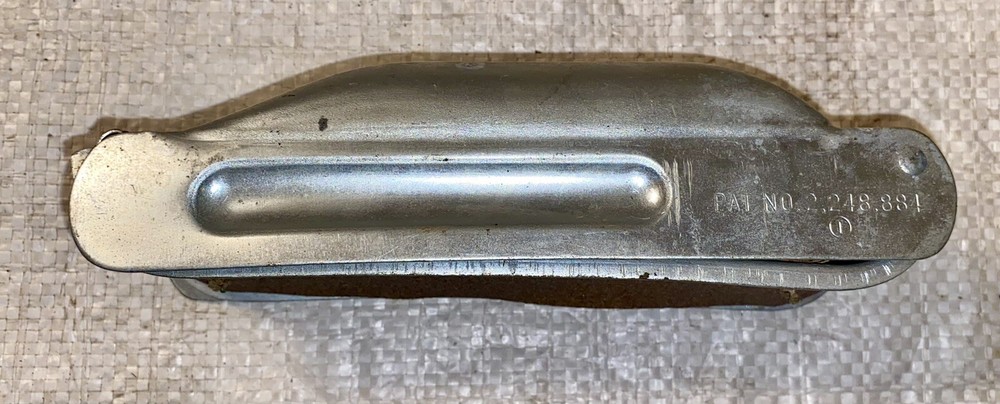 VINTAGE CARPENTER TOOL LOT DUNLAP HAND SANDER & TWO FOLDING RULES