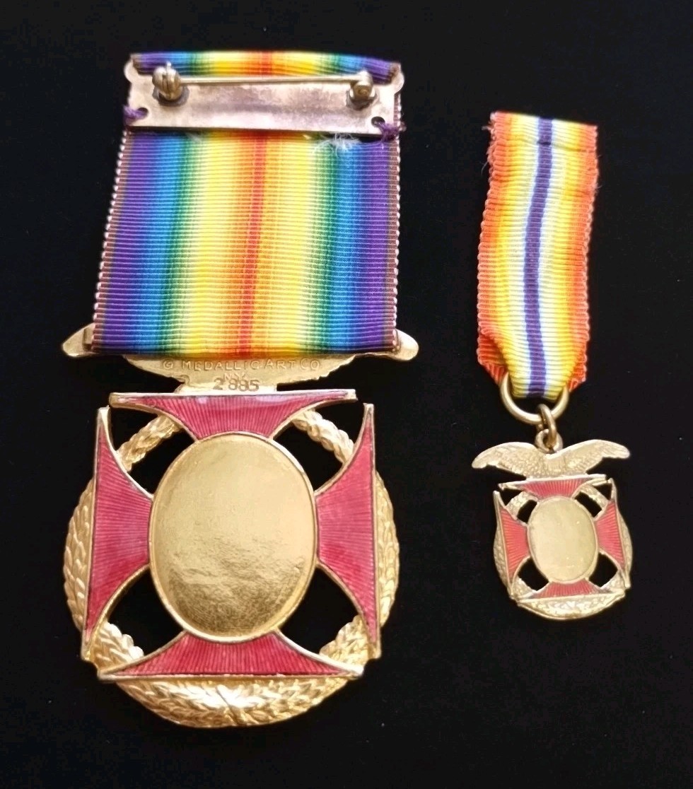 2 WWII U.S. MILITARY ORDER OF THE WORLD WAR MEDALS MEDALLIC ART CO.