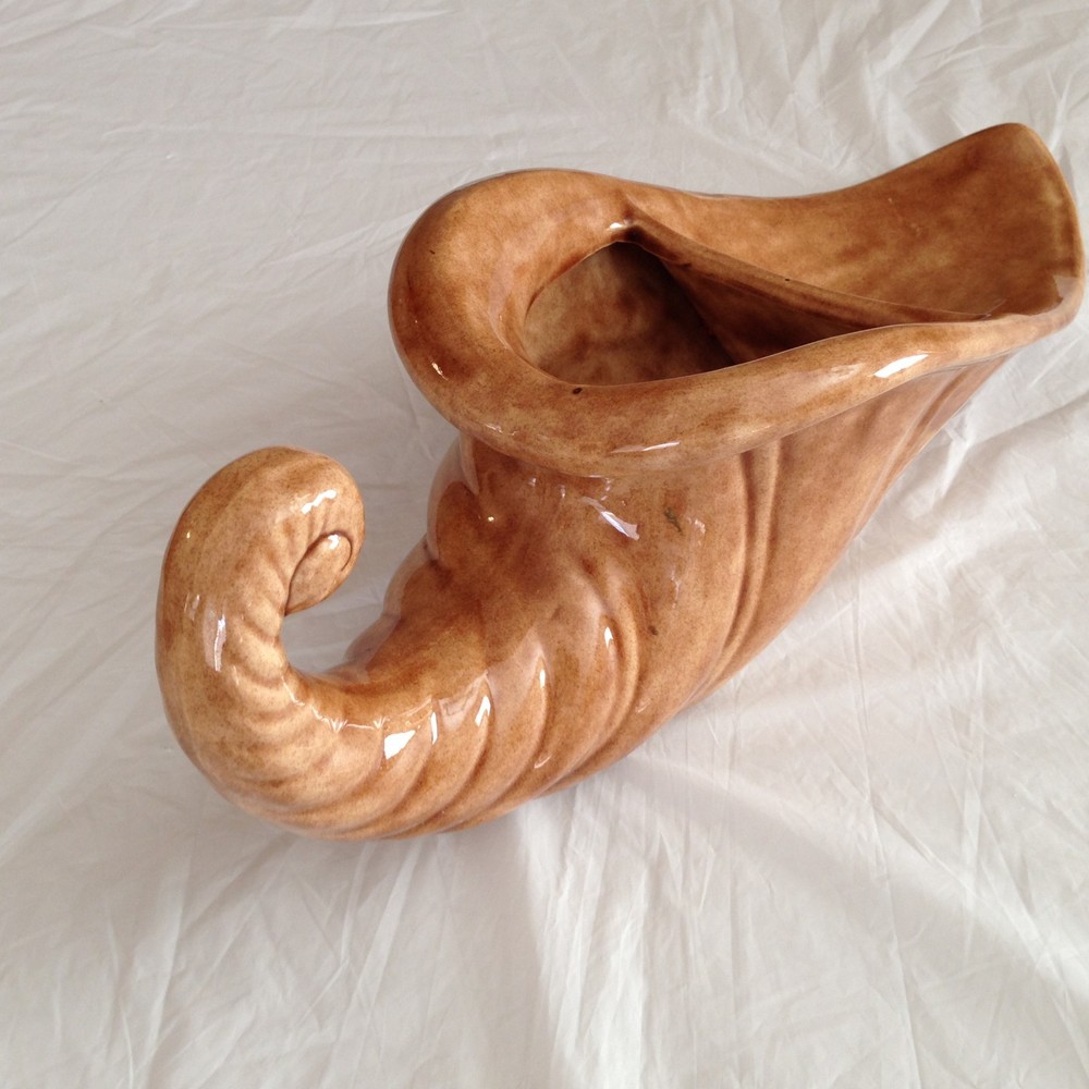HAND PAINTED CERAMIC CORNICOPIA Signed MK on bottom