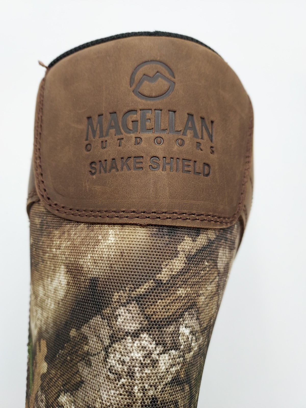 Magellan Outdoors Womens Sz 6B Snake Shield Armor 3.0 Realtree Edge APX (K4-D3)