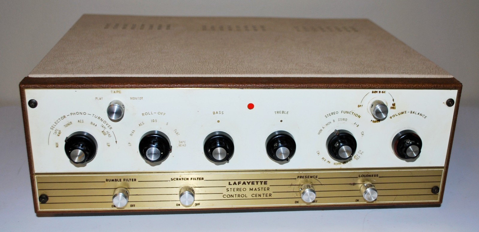 VINTAGE LAFAYETTE KT-600 STEREO MASTER CONTROL CENTER PREAMP TUBE PREAMPLIFIER