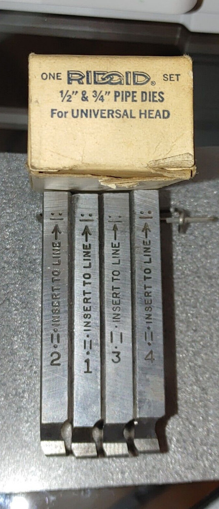 RIDGID 1/2" & 3/4" PIPE DIES UNIVERSAL HEAD