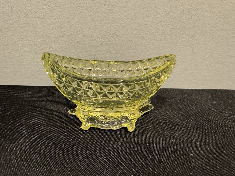 Uranium Vaseline Adams & Co Turtle Dish