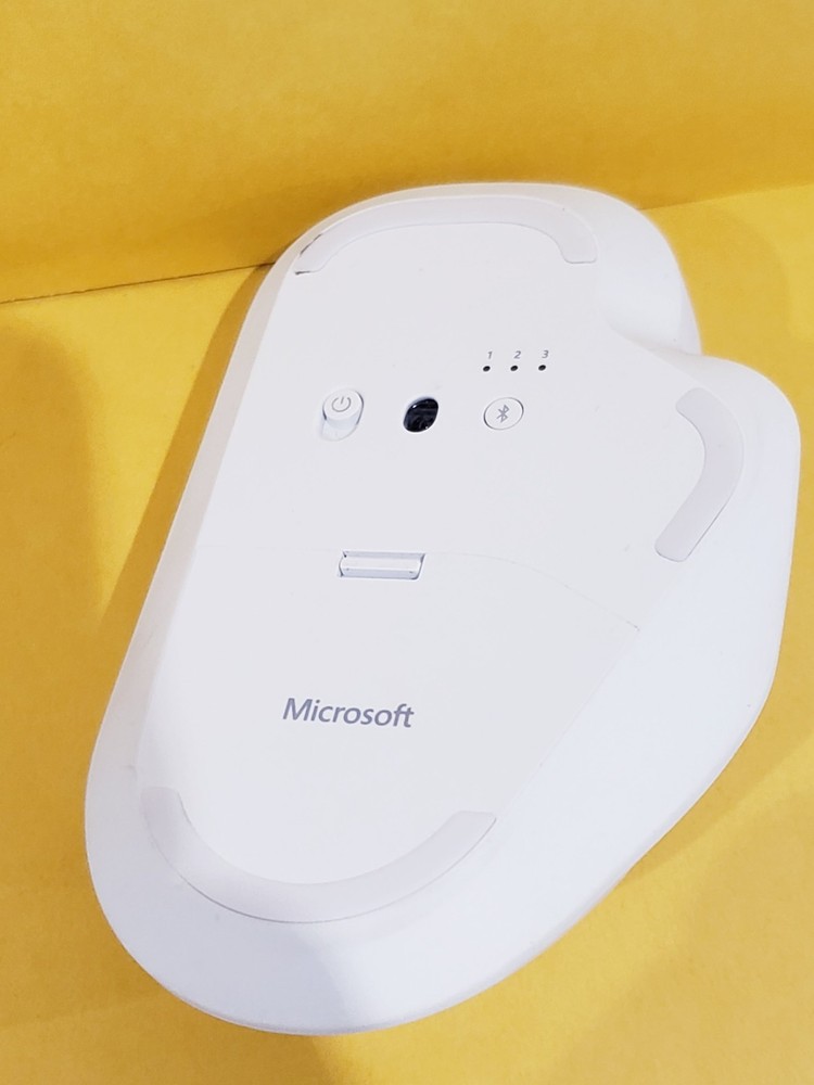 Microsoft 1955 Ergonomic Wireless Mouse - Works