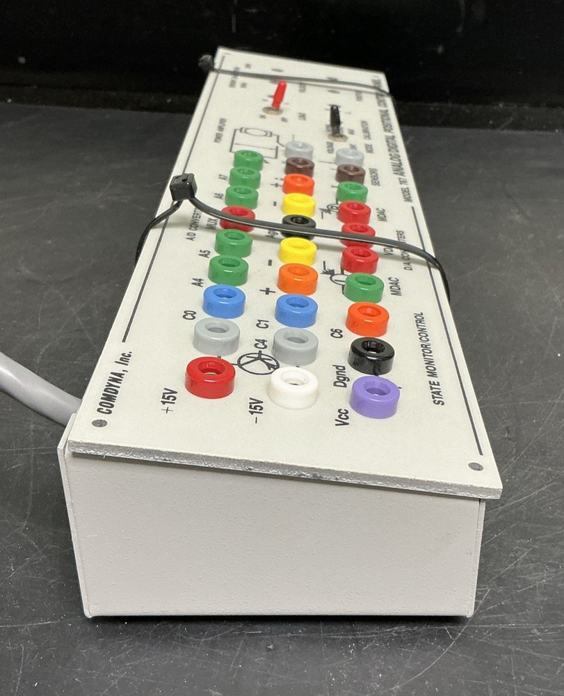 Comdyna 767 Analog/Digital Positional Control Panel | Missing Screws in Panel