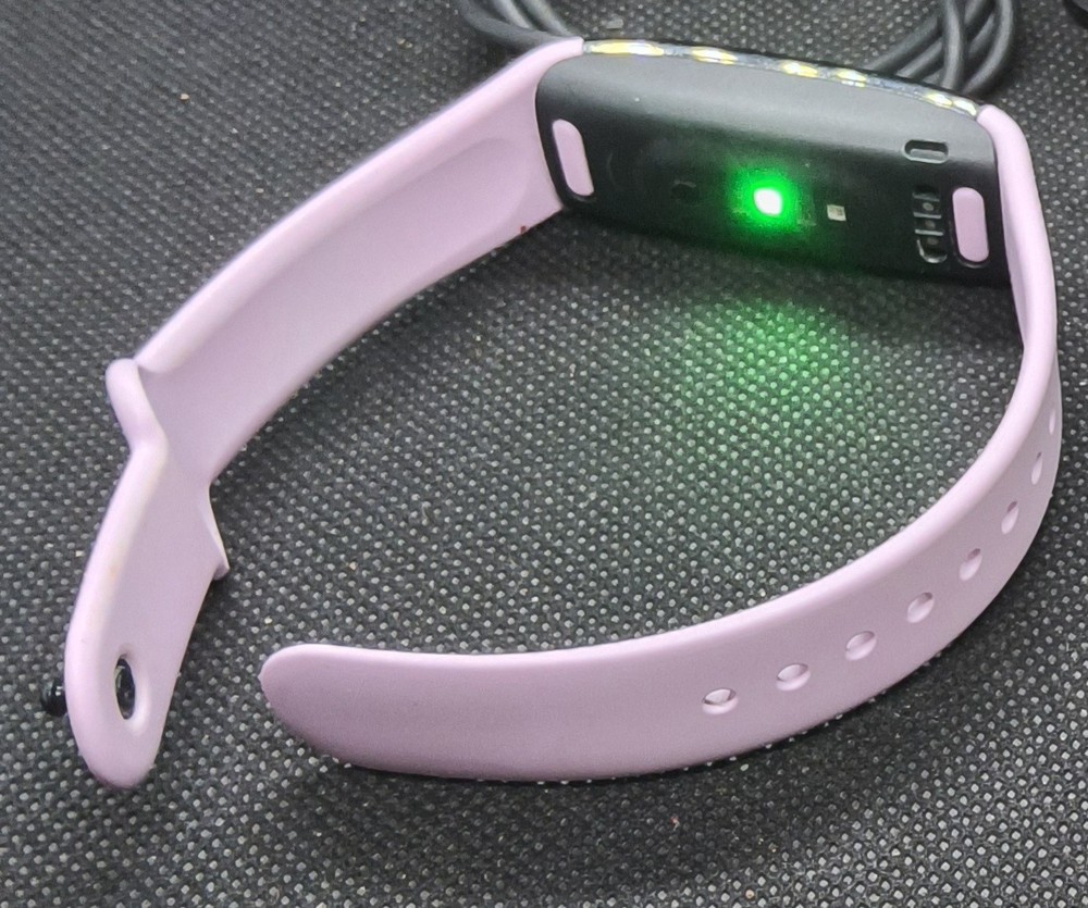 Amazon Halo View Band Activity Tracker Medium/Large With Charger