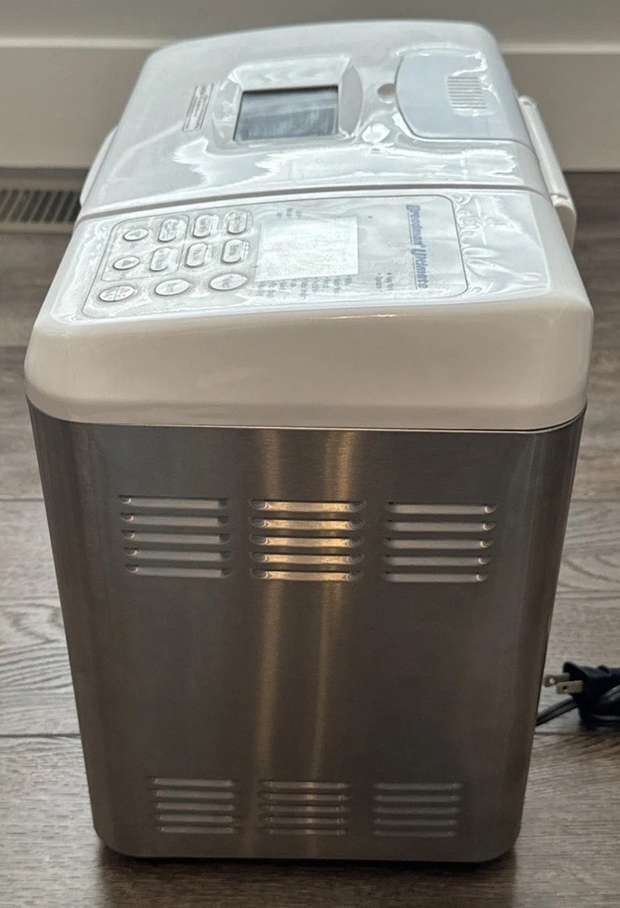 Breadman Ultimate Bread Maker Baking Automatic Machine TR2200C (Tested & Works)