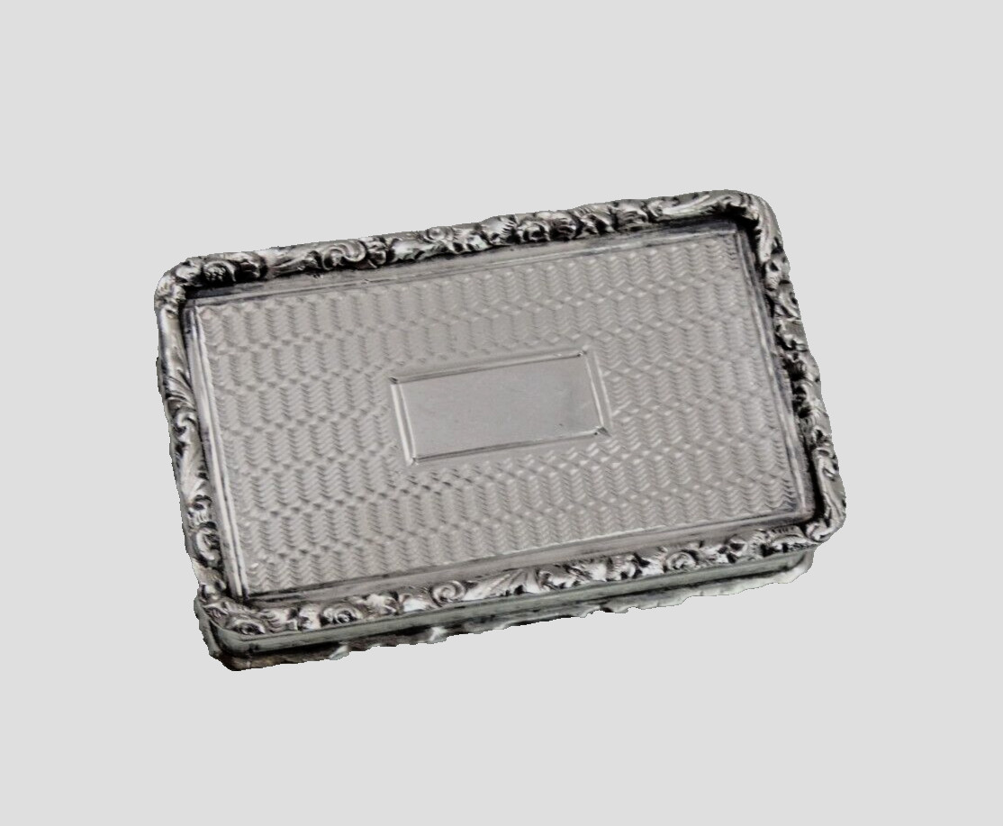 RARE 1810 ENGLISH GEORGIAN STERLING SILVER CASTLE TOP VINAIGRETTE ARCHITECTURAL