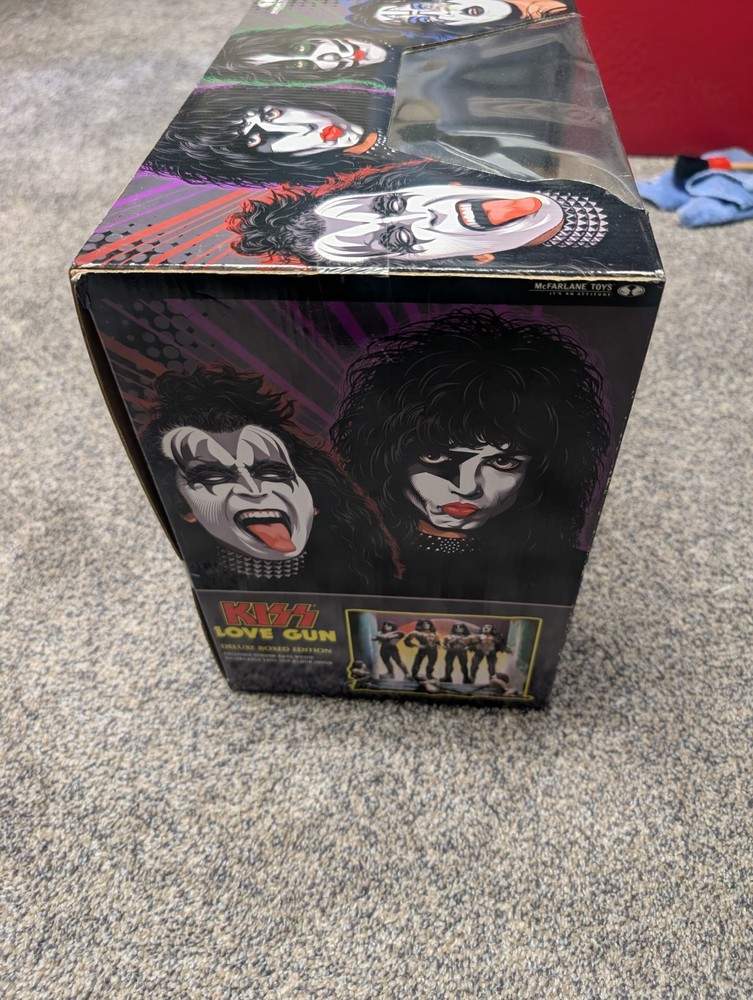 RARE - KISS Love Gun Deluxe Boxed Edition – Complete Super Stage Figures Set