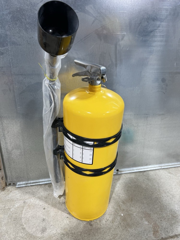Amerex B570 Class D Sodium Chloride Fire Extinguisher - 30 lb Read Description