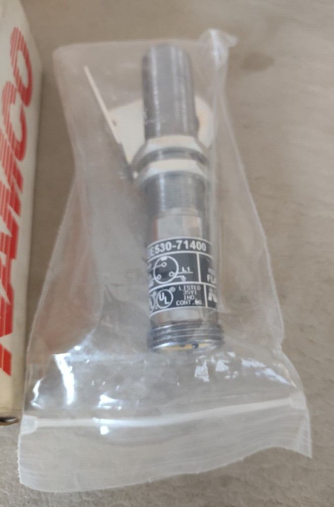NAMCO EE530-71400 PROXIMITY SENSOR SWITCH - NIB