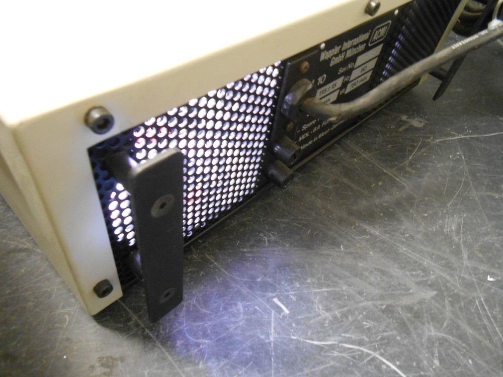 ACMI L-10 ENDOSCOPIC LIGHT SOURCE