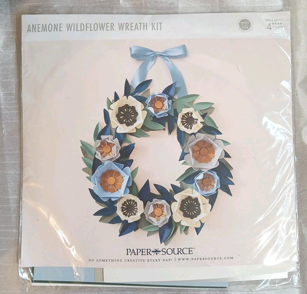 Paper Source Anemone Wildflower Wreath Kit 15”  Skill Level 4