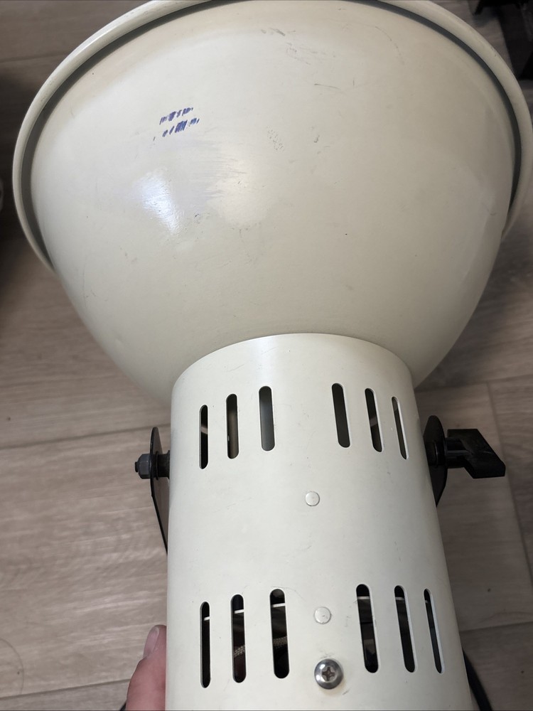 SMITH-VICTOR Photographic Light A120 White Working/missing Switch