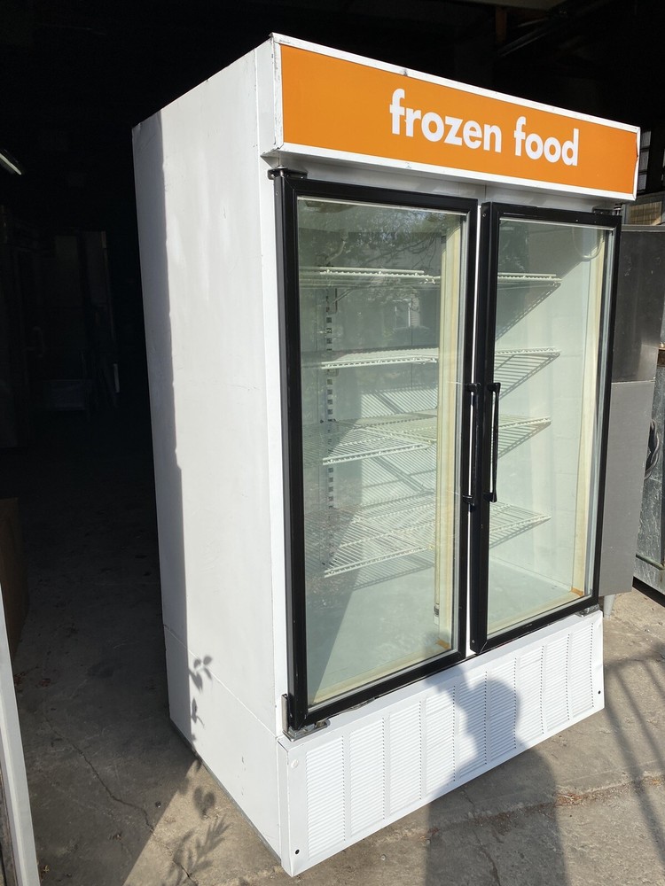 Master Bilt 2 Dr. Display Freezer, 1 Ph. 220v, Guaranteed!