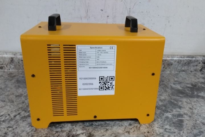 Shineng CZB5C 24V Battery Charger