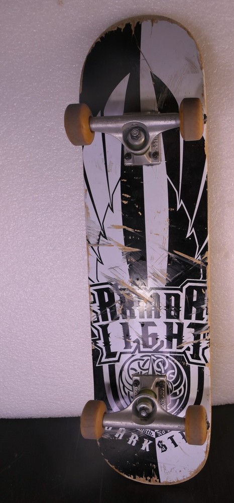 DARKSTAR ARMOR LIGHT WHITE & BLACK SKATEBOARD
