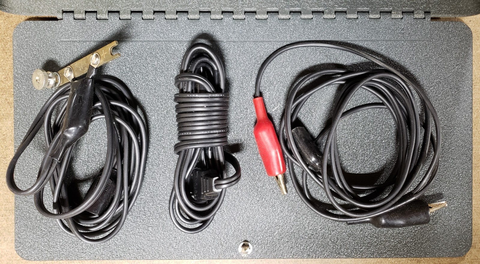 Vintage ArcherKit Universal Auto Analyzer 28-3323, complete w/cables & manual