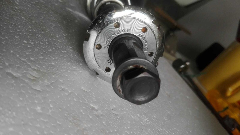 TANGE COMPLETE BOTTOM BRACKET THREAD 1,37 X 24T UTLIZABLE