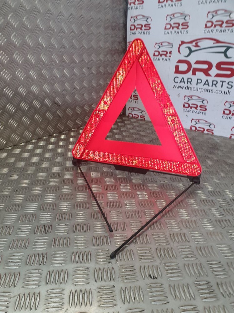 AUDI A4 EMERGENCY TRIANGLE WARNING ALERT SIGN CABRIOLET B6 2001 - 2005