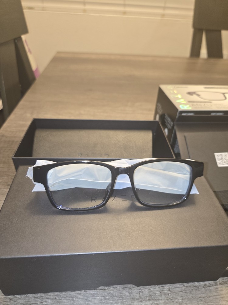 Razer Anzu Smart Glasses Bluetooth, Rectangle, Small/Medium with Accessories