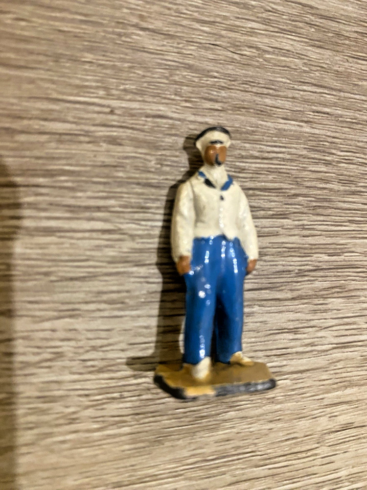 7 X Vintage Collectable Lead Figures