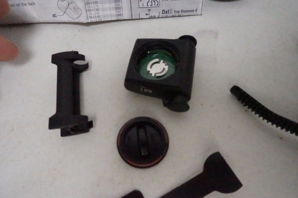 Classic Cateye Strada Wireless Cyclocomputer CC-RD300W