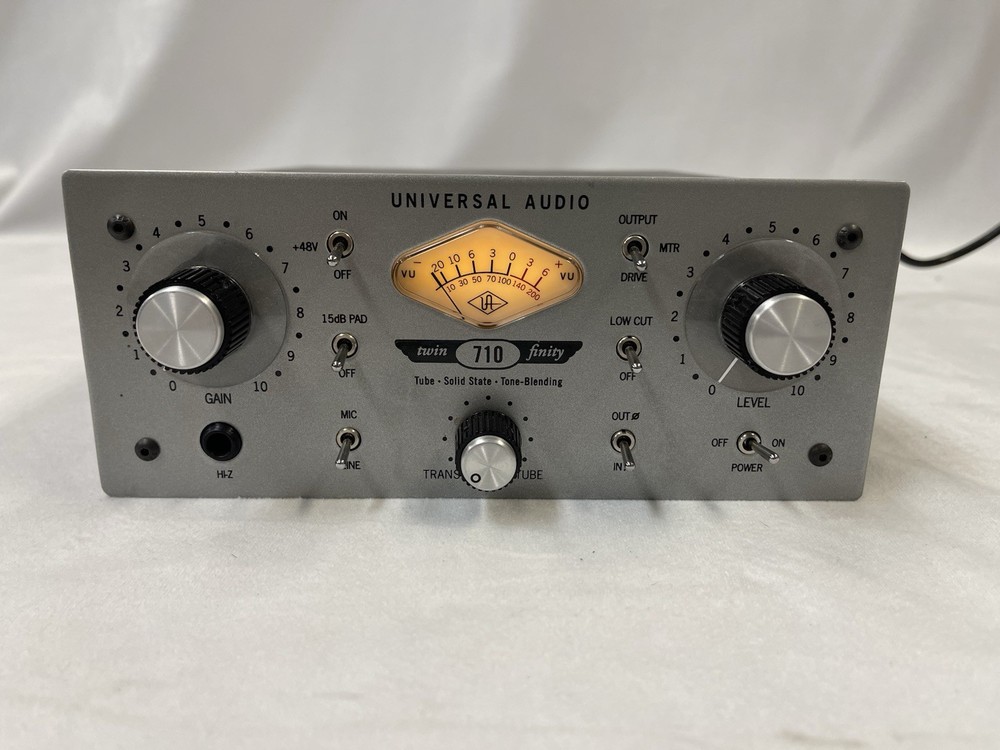 Universal Audio 710 Twin-Finity Microphone Preamp ..