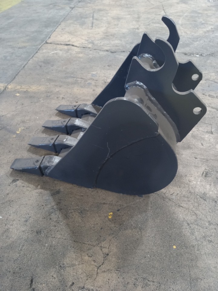 16 Inch Mini Excavator Bucket Fits Machines 4,000 To 5,000lbs