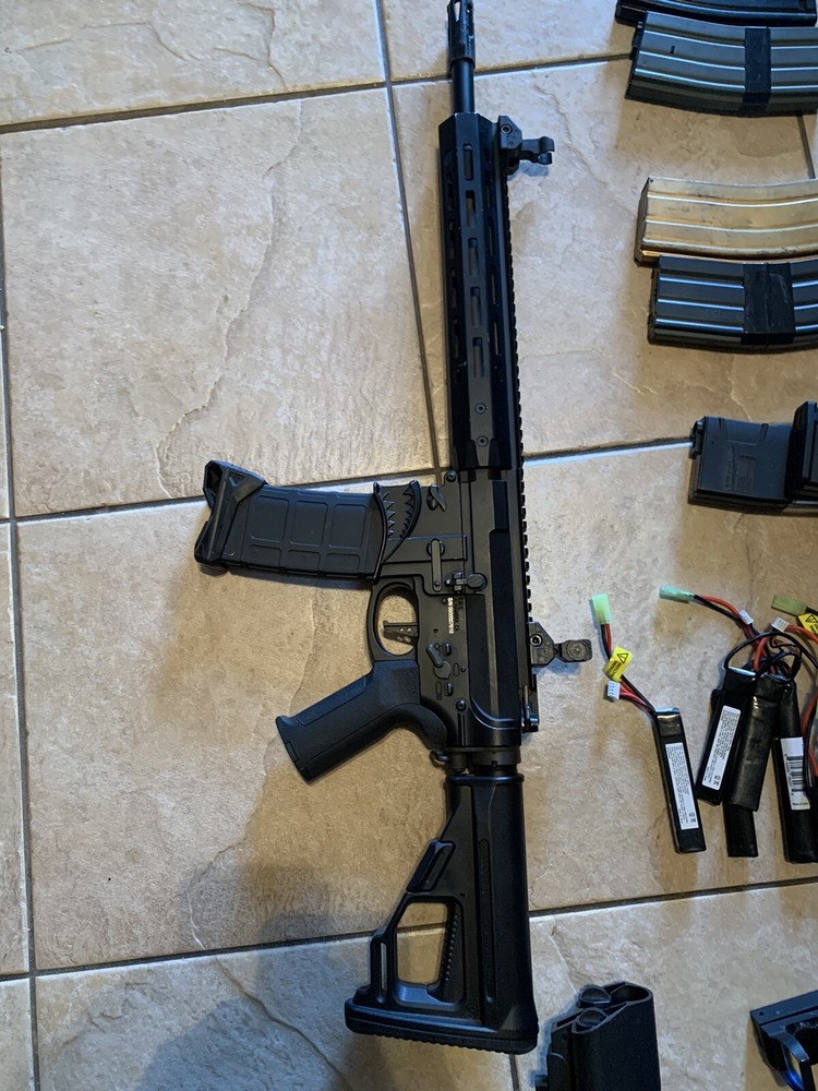airsoft gun