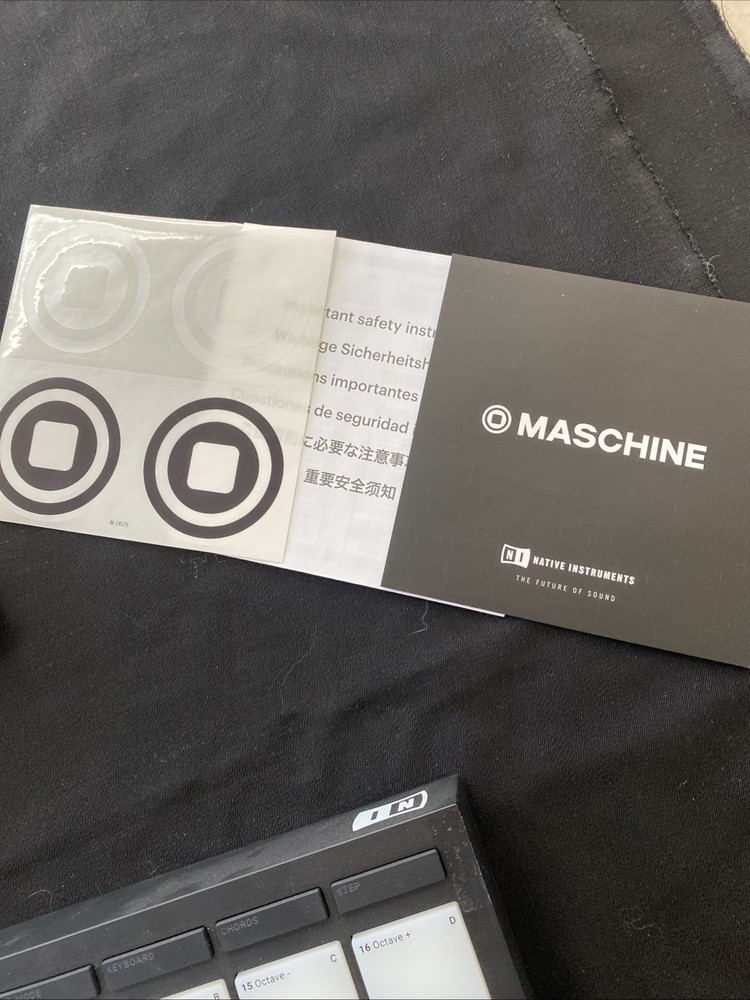 Native Instruments MASCHINE MIKRO MK3 Drum Controller USED