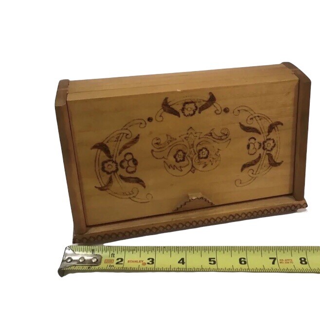 Vintage handmade Wood Flower Pattern Cigarette Box