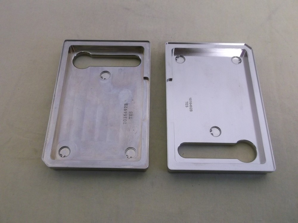 2 APPLIED BIOSCIENCE SCIEX MALDI TOF 4800 TEST TRAY PLATE 1016492B TES