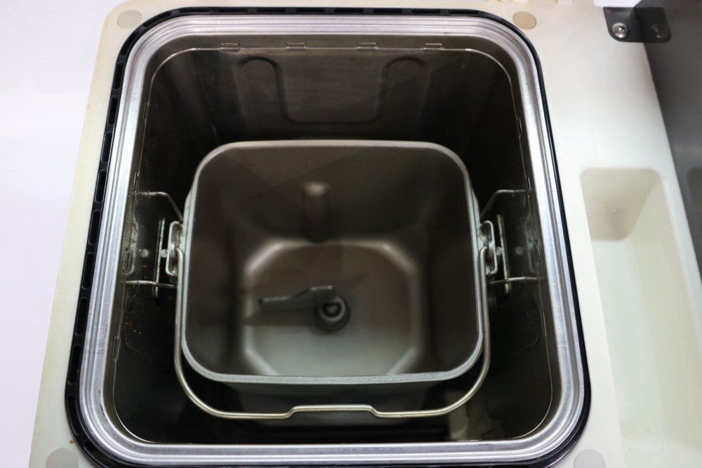 Panasonic SD-BT55P Bread Bakery Automatic Maker Machine W/Yeast Dispenser