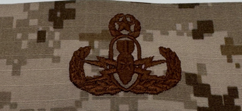 USN US Master Explosives Ordinance Disposal EOD AOR1 Digital Desert Camo Patch