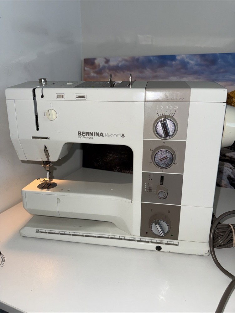 BERNINA Record 930 Electronic Sewing Machine